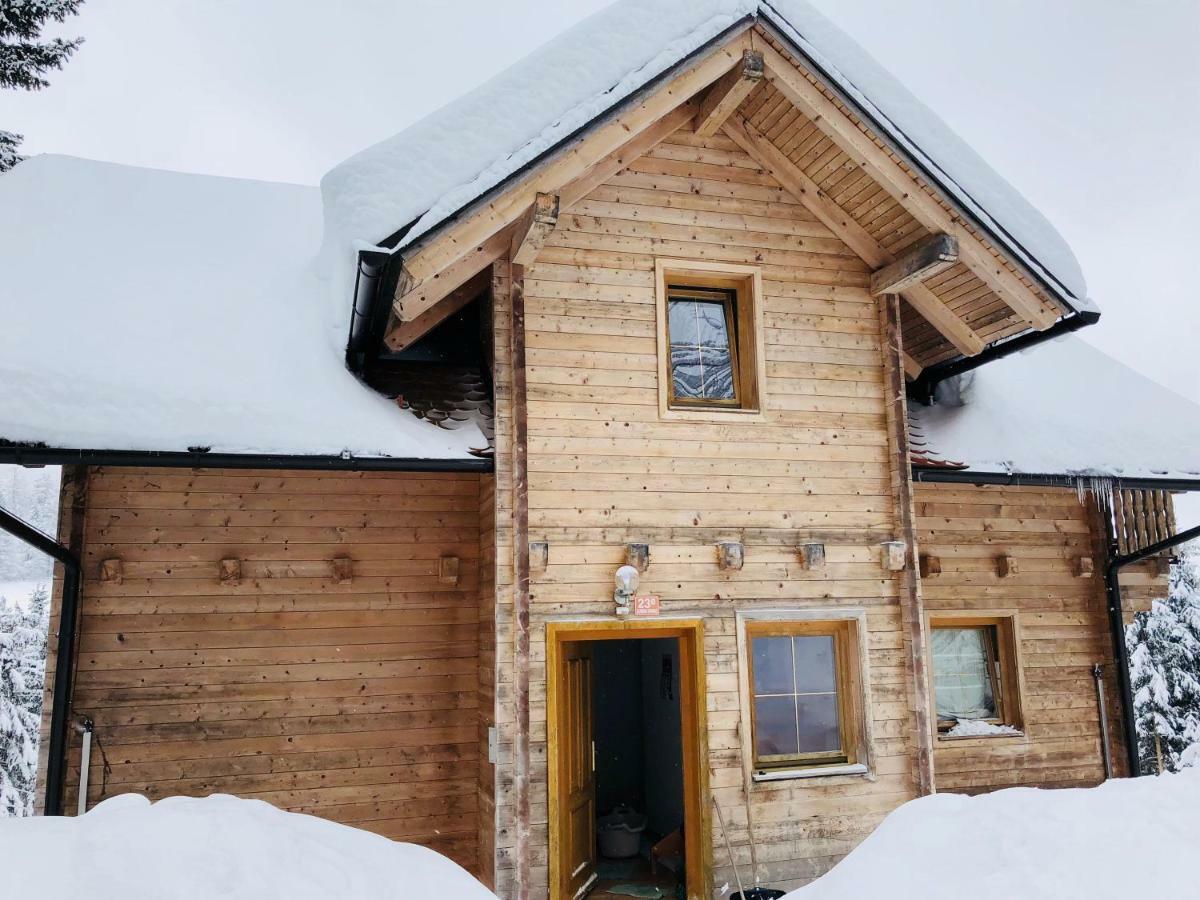Apartmaji Zlata Lisicka Cerkno Exteriör bild