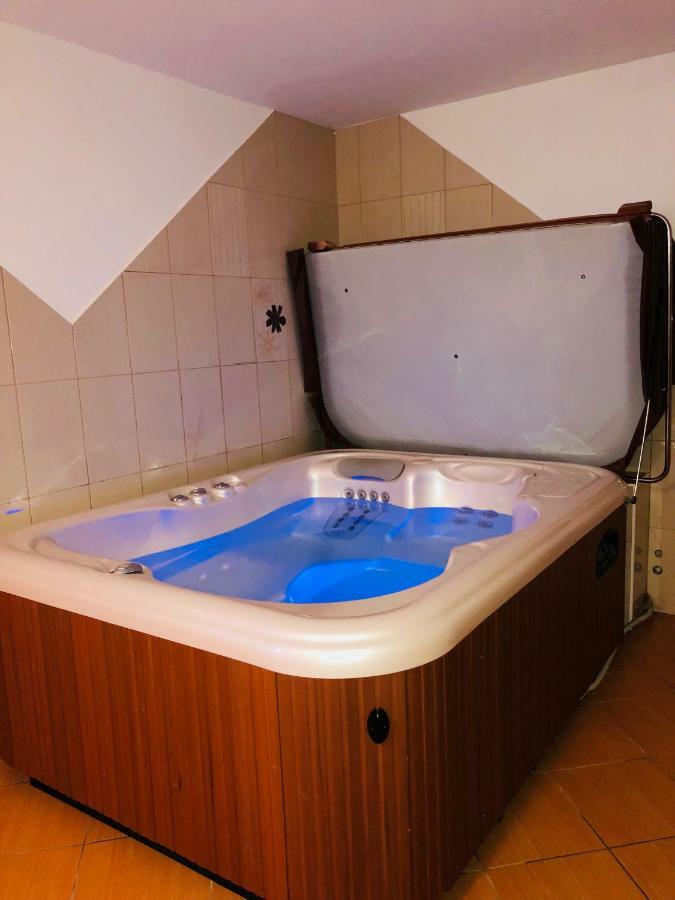 Apartmaji Zlata Lisicka Cerkno Exteriör bild